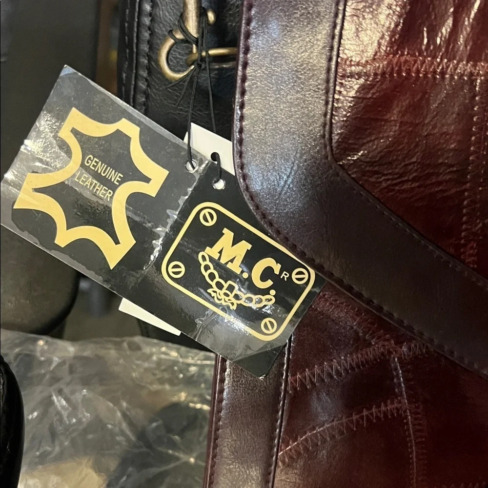 Elegant Burgundy Leather Messenger Bag